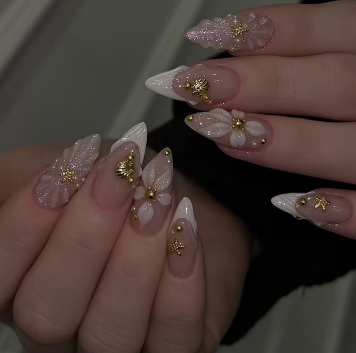 Нокти луксозни маникури