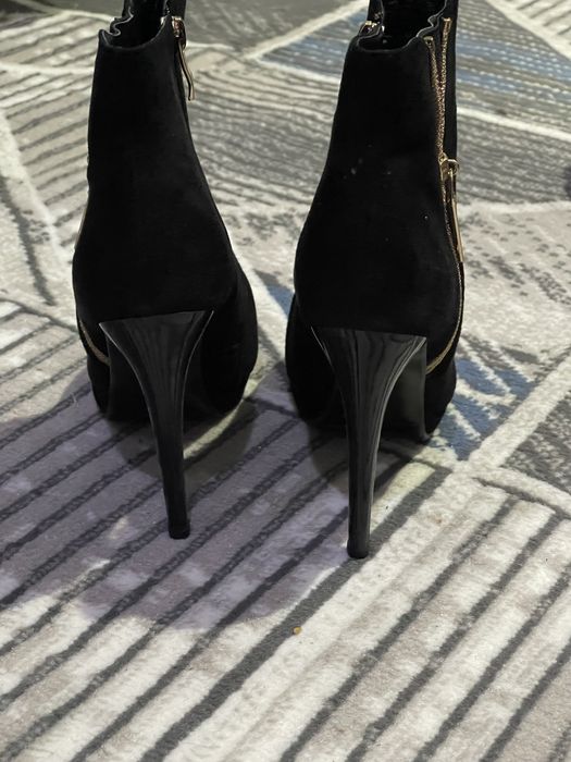 Ботильоны черные замшевые