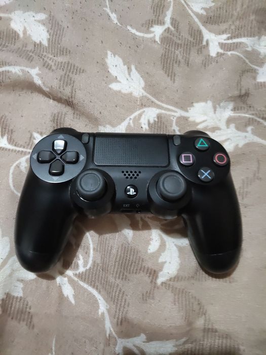 Play station 4 и волан