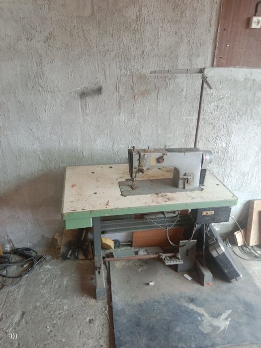 Продается швейная машина