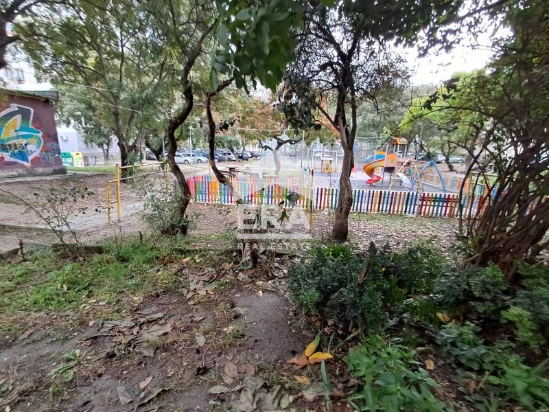 Продава се Двустаен апартамент в Варна, Погреби - 43 кв.м за 1161 €/кв.м - Снимка #8