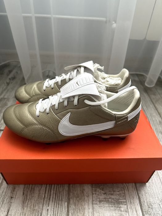 Футболни обувки Nike Premier III FG
