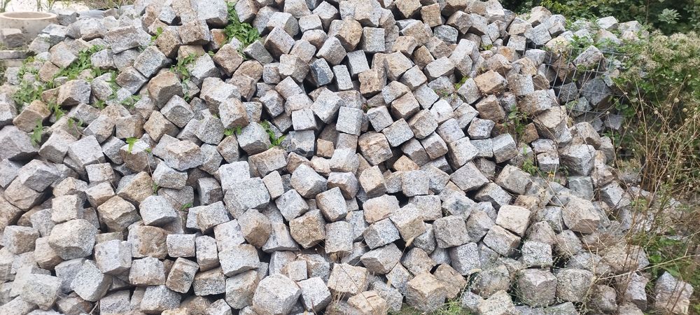 Гранитни  павета