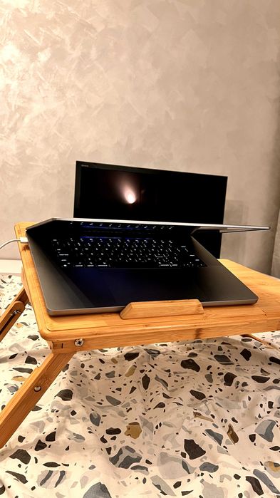 MacBook Pro 16” cu procesor M1 Pro, varianta 16GB RAM / 512GB SSD