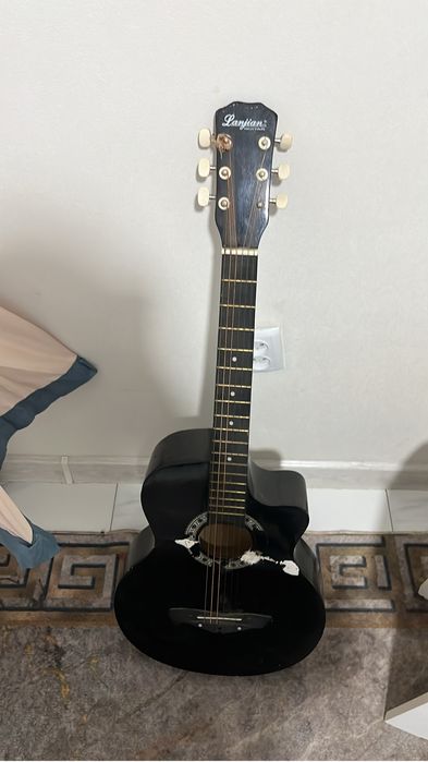 Срочно продам гитару