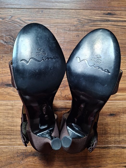 Sandale maro cu funde si strasuri Nina USA