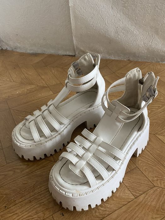 Продам женские вещи