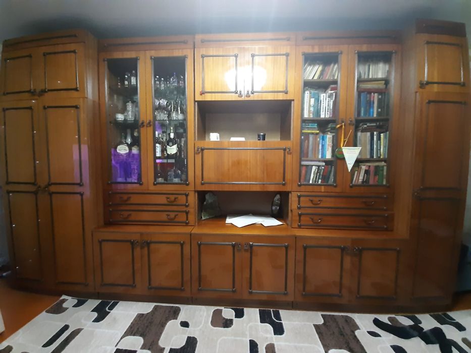 Продам стенку в нормальном состочнии