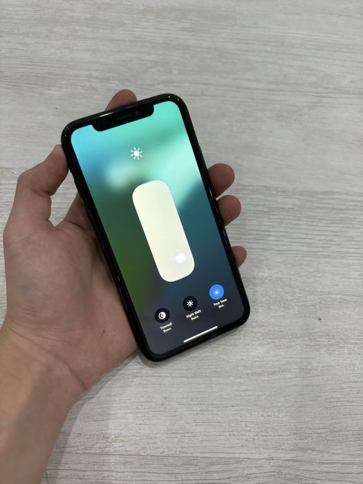 Срочно продам айфон xr