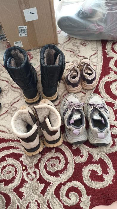отдам детскую обувь