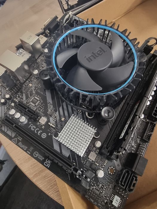 Процесор Intel 12100F+Дъно MSI H610M-HVS+Рам Kingston 16gb 3200 mhz