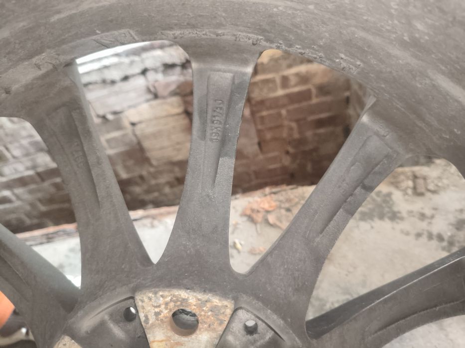 Продавам 19-цолови / гуми с джанти  BMW E60 ( ET 15 )
