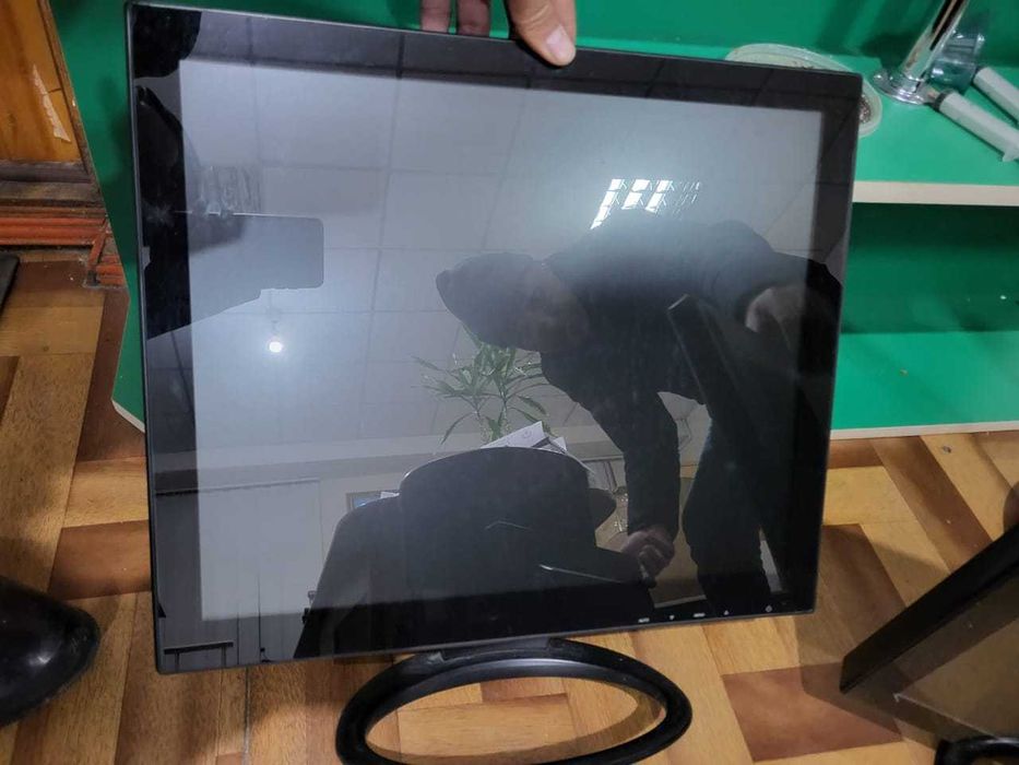 Монитор 19 дюймов