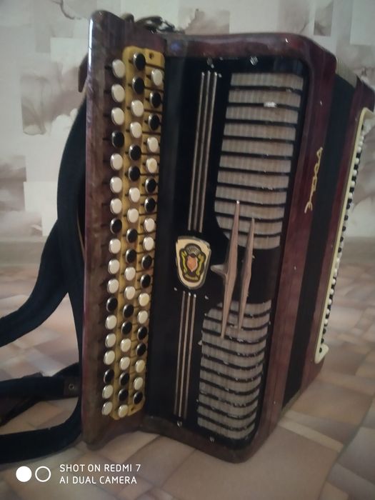 Продам баян ,,Этюд,,в отличном состоянии.