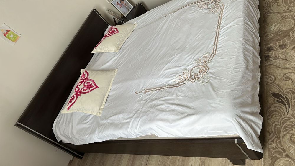 Продам кровать 35к 200/220.