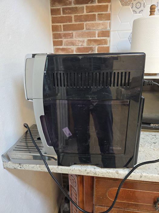 Aparat cafea boabe Delonghi Dinamica Expresor