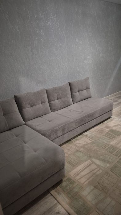 Сдается 3 комн на набережной.