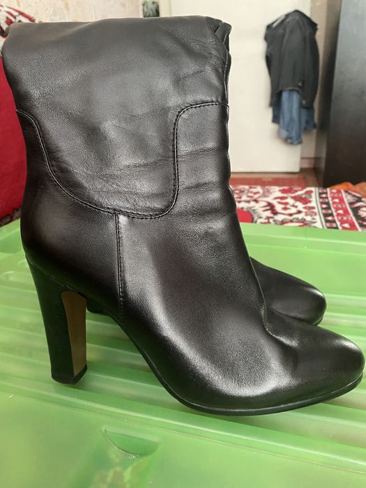 Продам 2 пары зимних сапог