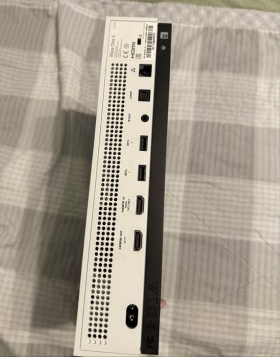 Xbox one s в идеальном состояний