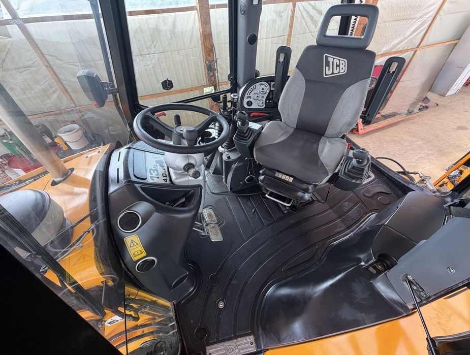 Buldoexcavator jcb 3 cx ,Perkins,an 2005.RECENT IMPORT