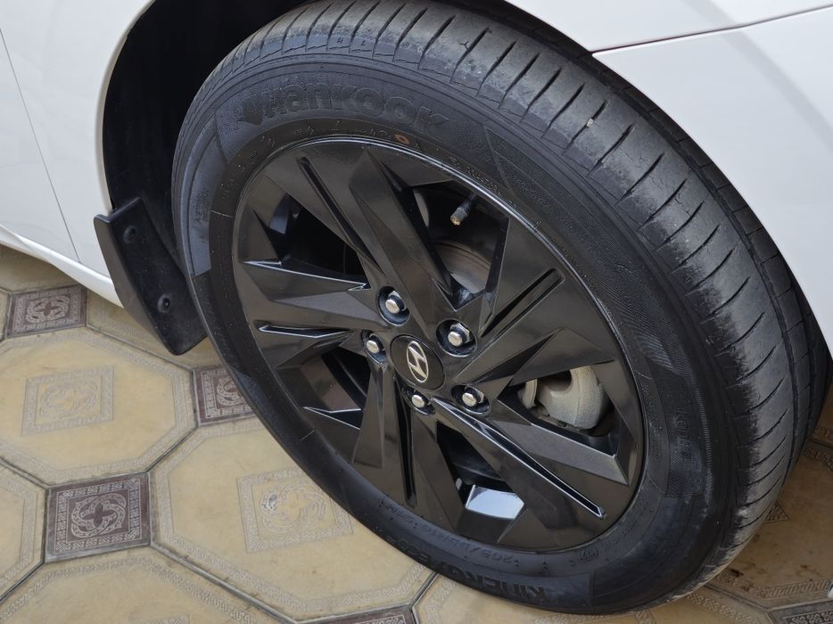 Hyundai elantra r17 r16