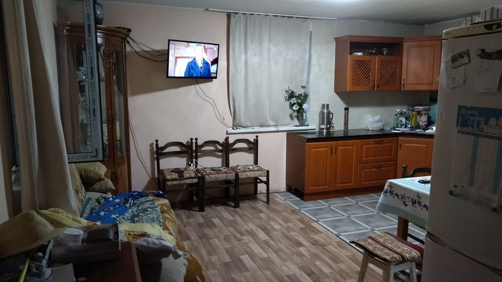 Дом, 50 соток земли.