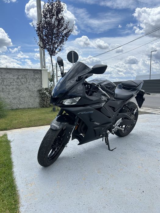 Yamaha R25 2023 A2