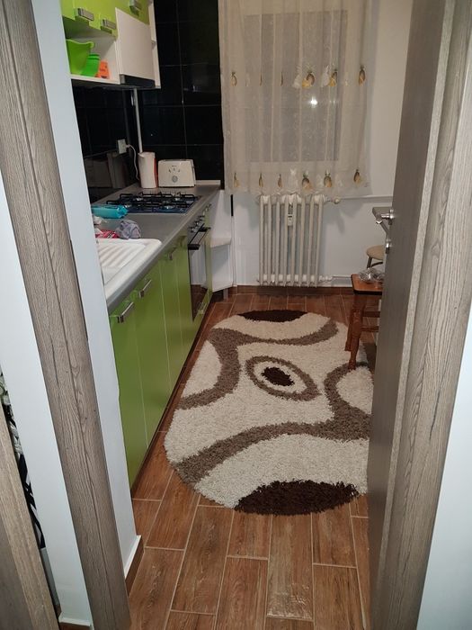 Proprietar / persoana fizica vând apartament decomandat păcurari /canta la bulevard.