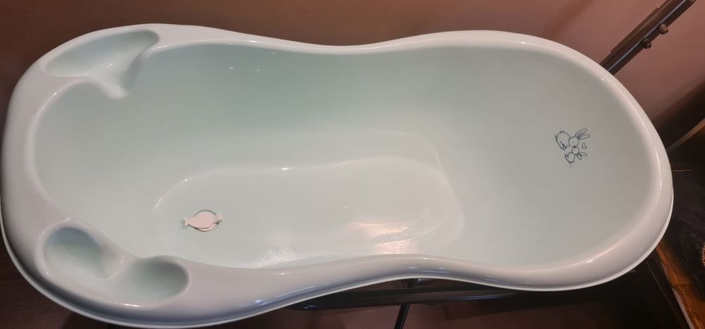 Корито със стойка за бебе