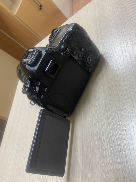Canon eos  6D mark 2