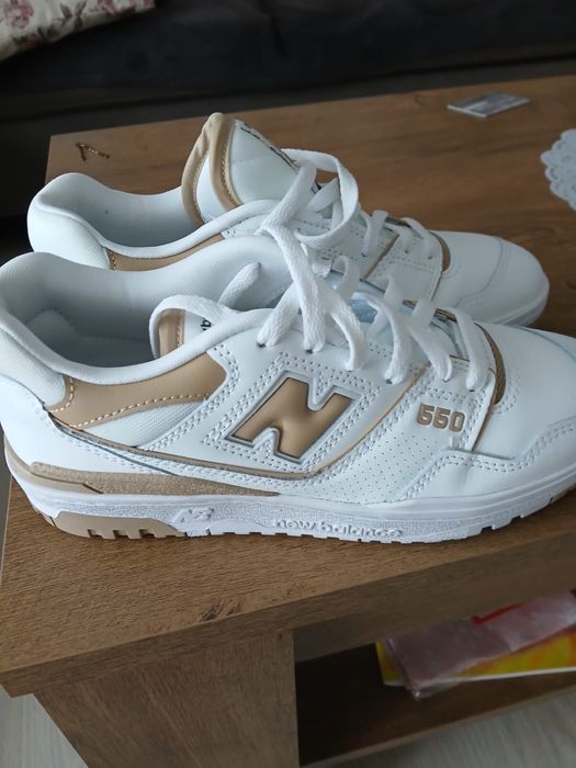 Adidasi New Balance 550