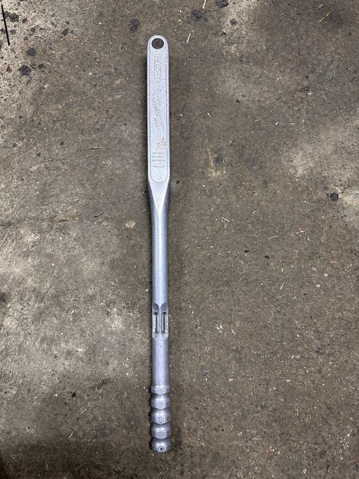 Динамометричей ключ!!!