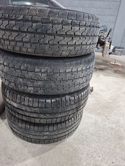 Nissan interstar motor 2.5 euro3,anvelope MS 215/65R16C