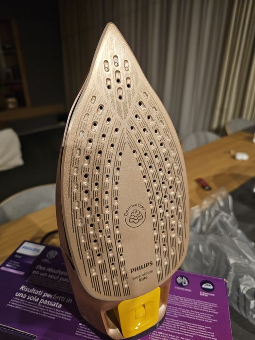 Fier de calcat Philips azur 8000