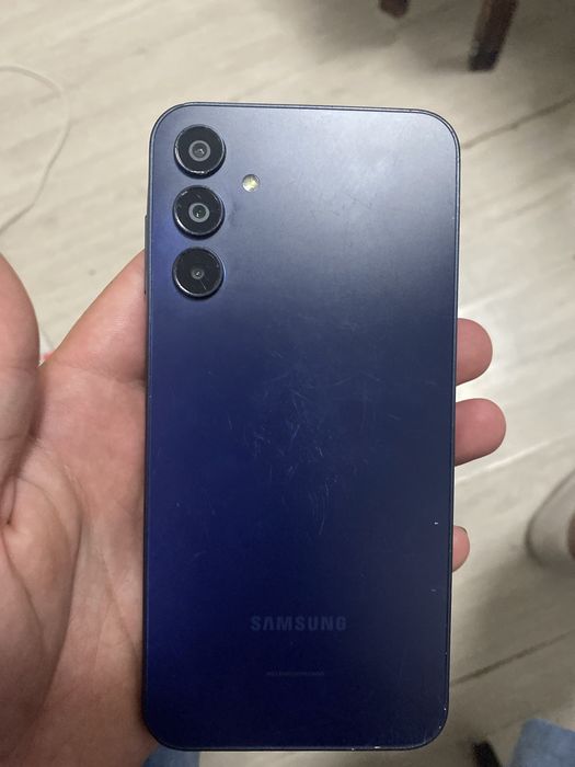 Samsung a15.     .