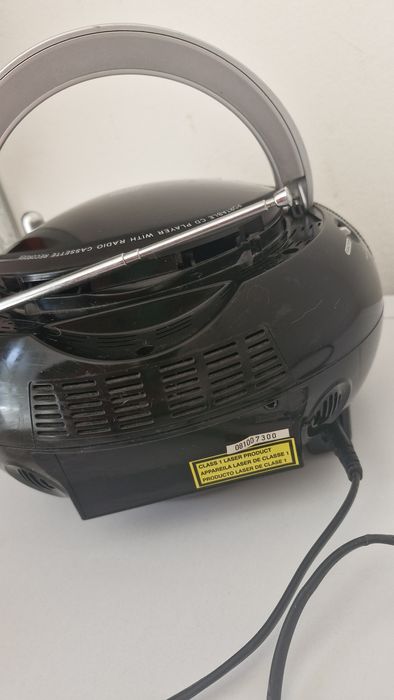 Vând casetofon retro,multifuncțional. Radio,cd si casetă.