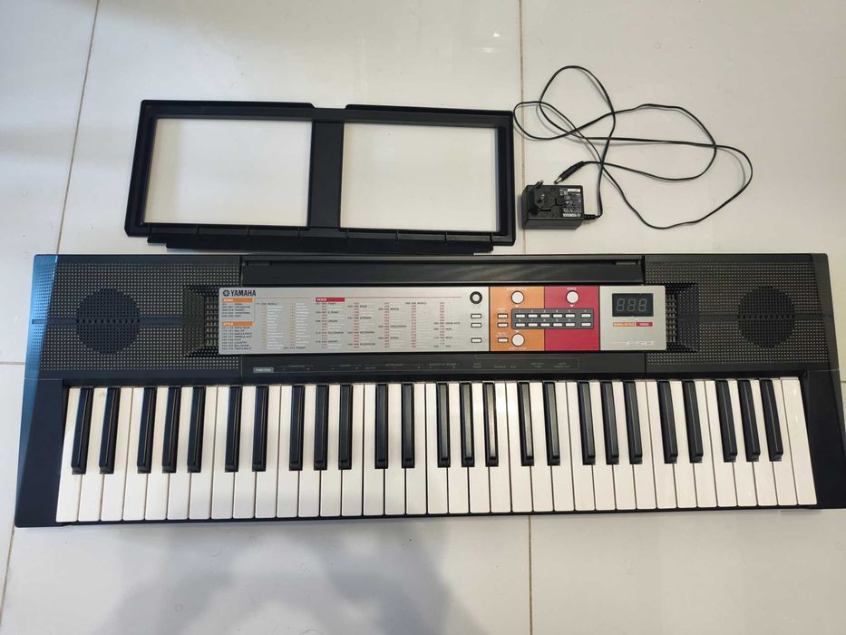 Синтезатор YAMAHA psr F50