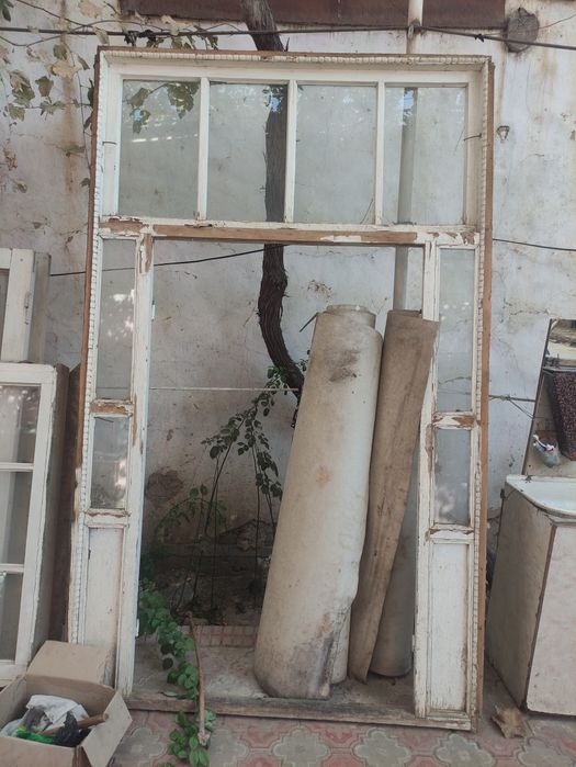 Eshik va romlar oynalar