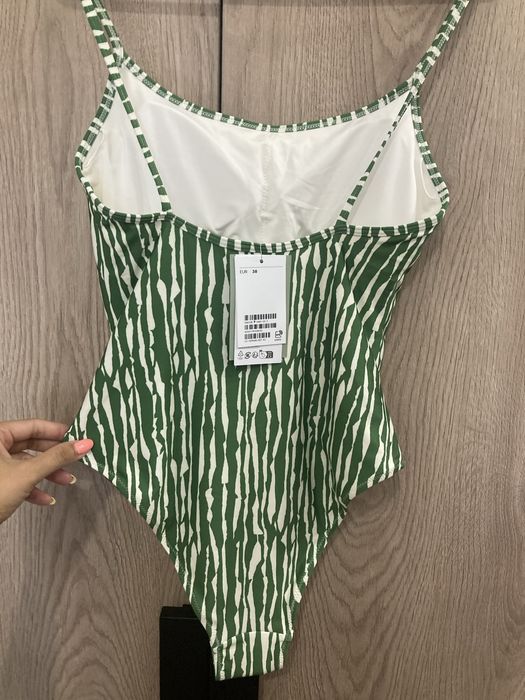 Цял бански  HM