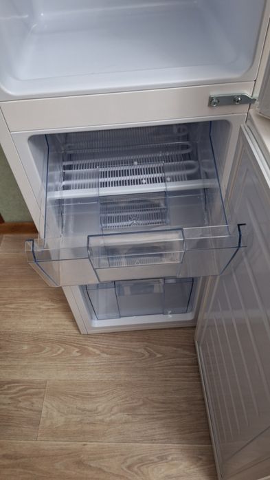 ПРОДАМ!!! Новый, холодильник Almagreen