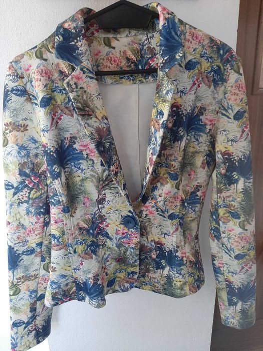 Сако с флорални мотиви