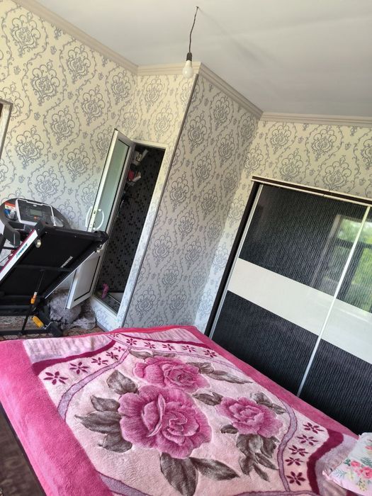 6 sotik hovli Suv gaz hammasi zo'r dakumentla joyida