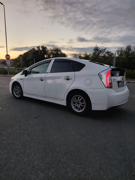 Vând Toyota 3 2012