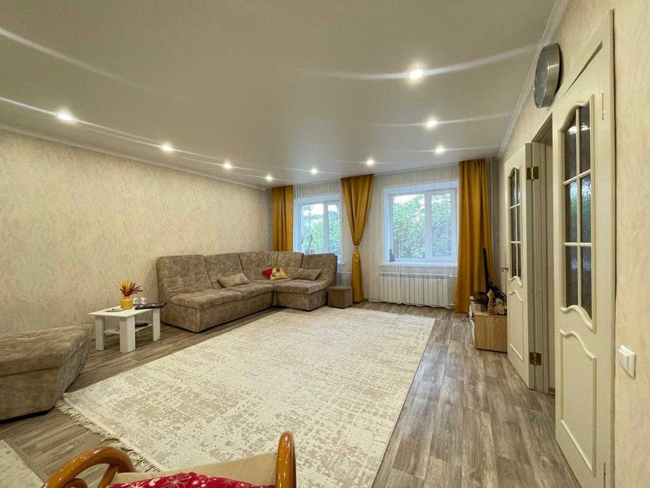 Продам шикарный  дом в Солнечном