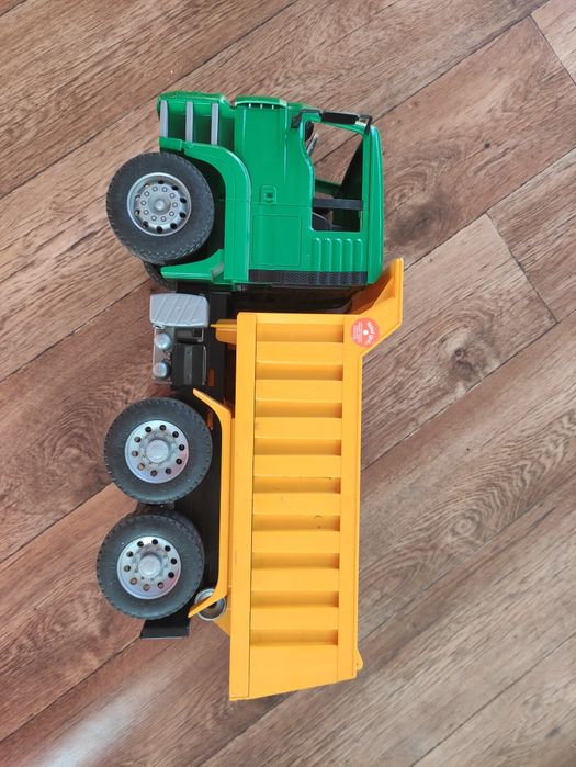 Bruder серия машин