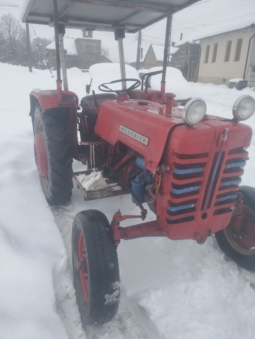 Tractor Mc cormic  cu cositoare