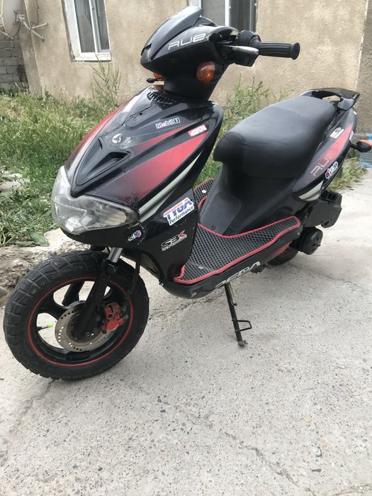 Продам скутер RU8