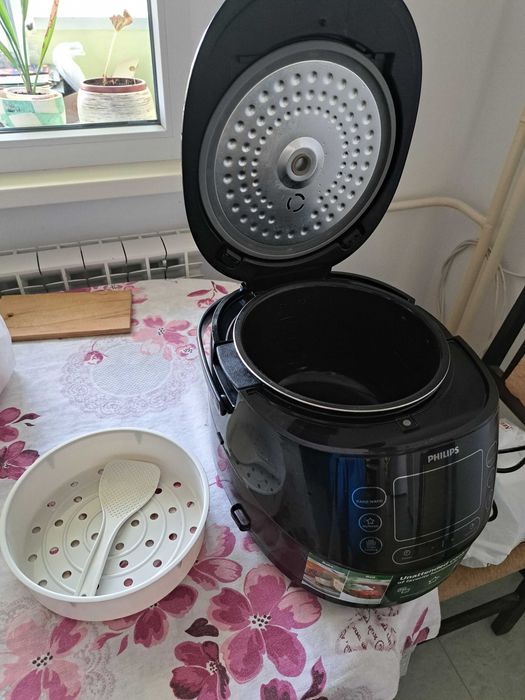 Мултикукър Philips HD4749/70
