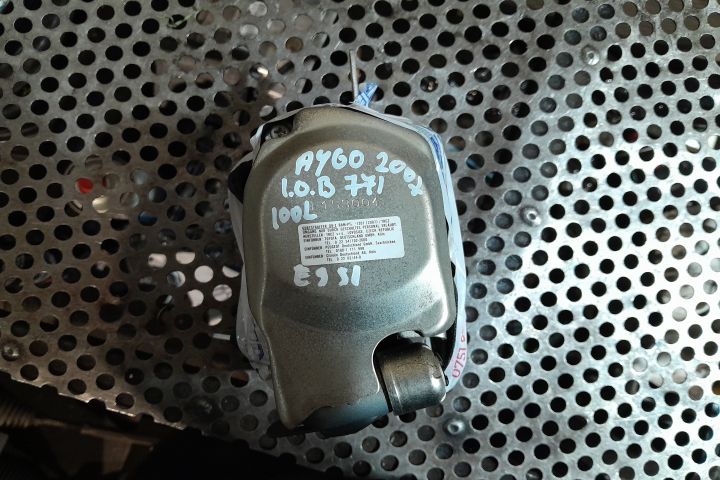 Centura siguranta fata dreapta Toyota Aygo prima generatie