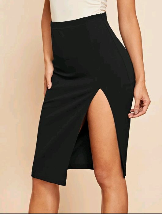 НОВА черна пола с висока талия, размер S/36